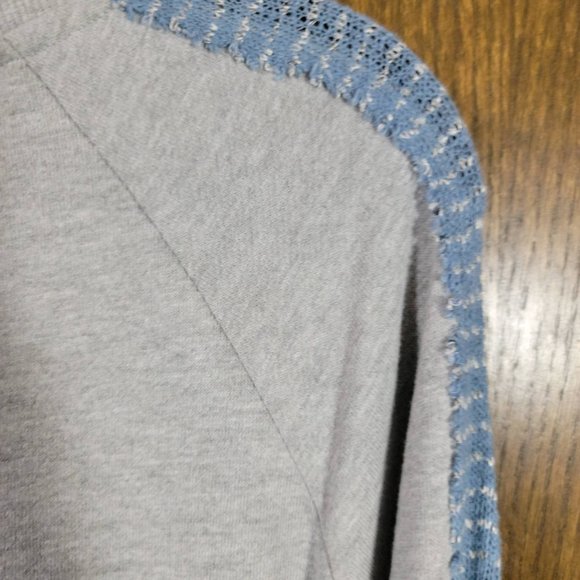 Maurices Grey and Blue Up To Snow Good Sweatshirt Size Medium - Picture 6 of 8